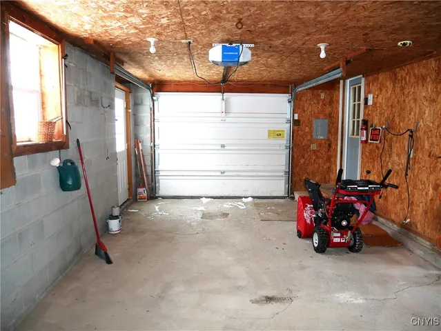 $194,500 | 174 Elmwood Avenue North, Sangerfield, NY 13480