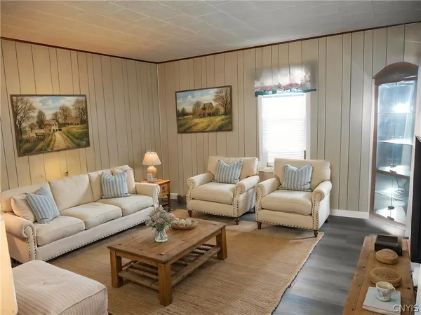 $189,000 | 174 Elmwood Avenue North, Sangerfield, NY 13480