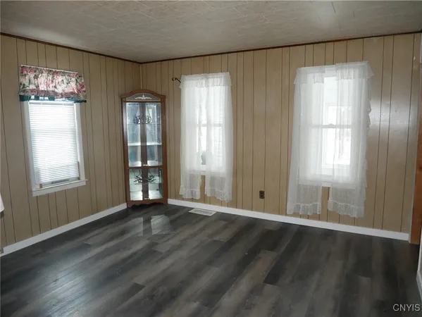 $189,000 | 174 Elmwood Avenue North, Sangerfield, NY 13480