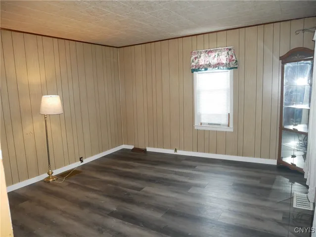 $194,500 | 174 Elmwood Avenue North, Sangerfield, NY 13480