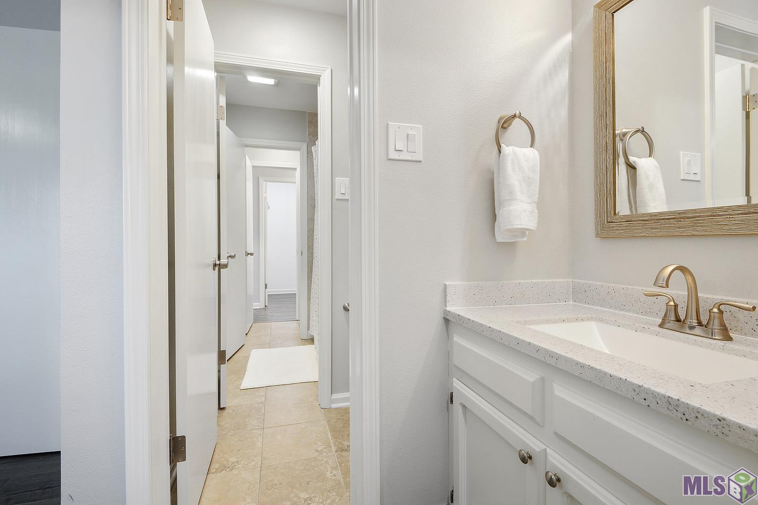 961 Ridgepoint Court, Unit 961 Baton Rouge, LA 70810 - Photo 8 of 12 Gallery Image 8