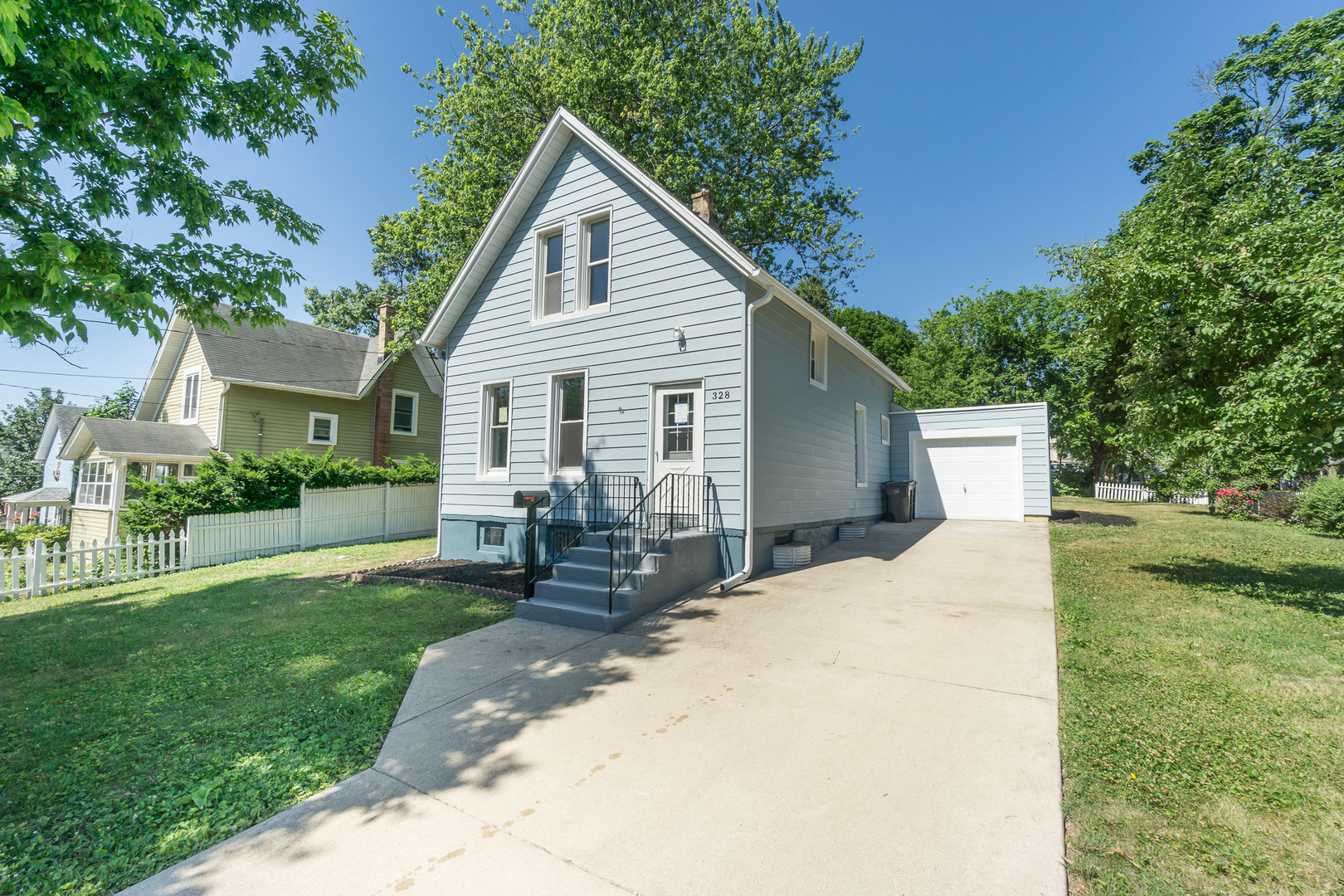 328 Silver Street Elgin, IL 60123 - Photo 1 of 27 Gallery Image 1