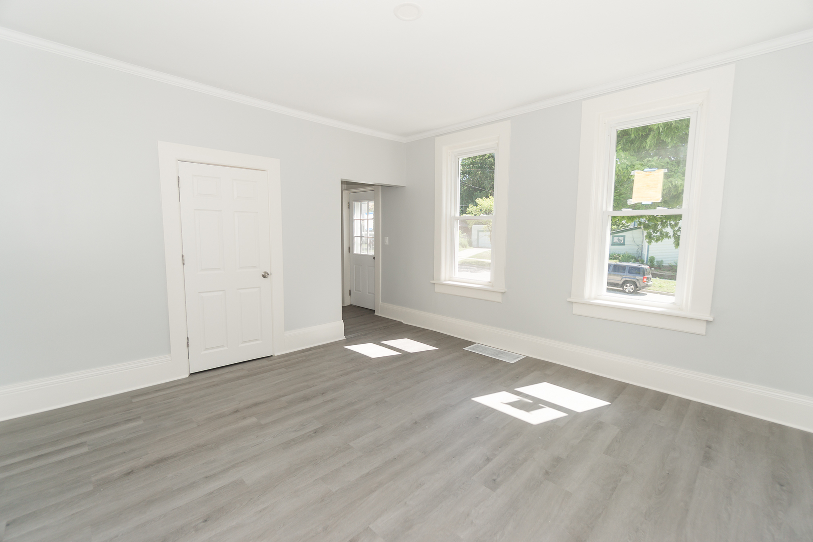 328 Silver Street Elgin, IL 60123 - Photo 2 of 27 Gallery Image 2