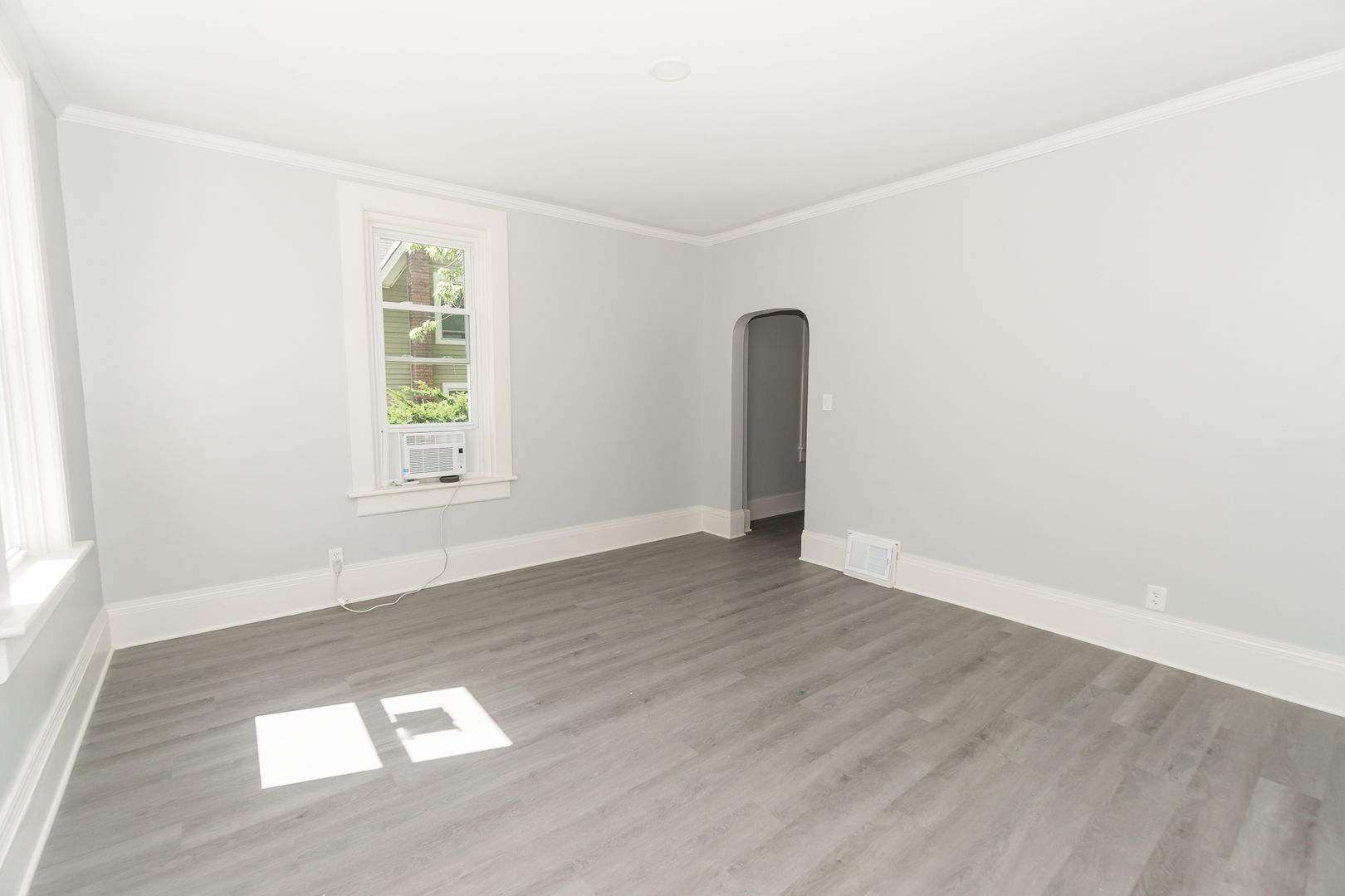 328 Silver Street Elgin, IL 60123 - Photo 3 of 27 Gallery Image 3
