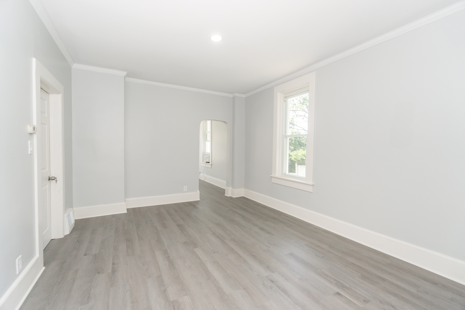 328 Silver Street Elgin, IL 60123 - Photo 4 of 27 Gallery Image 4