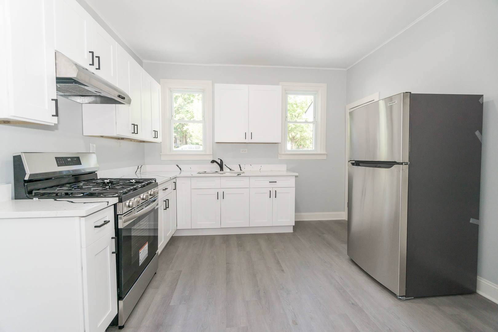 328 Silver Street Elgin, IL 60123 - Photo 5 of 27 Gallery Image 5