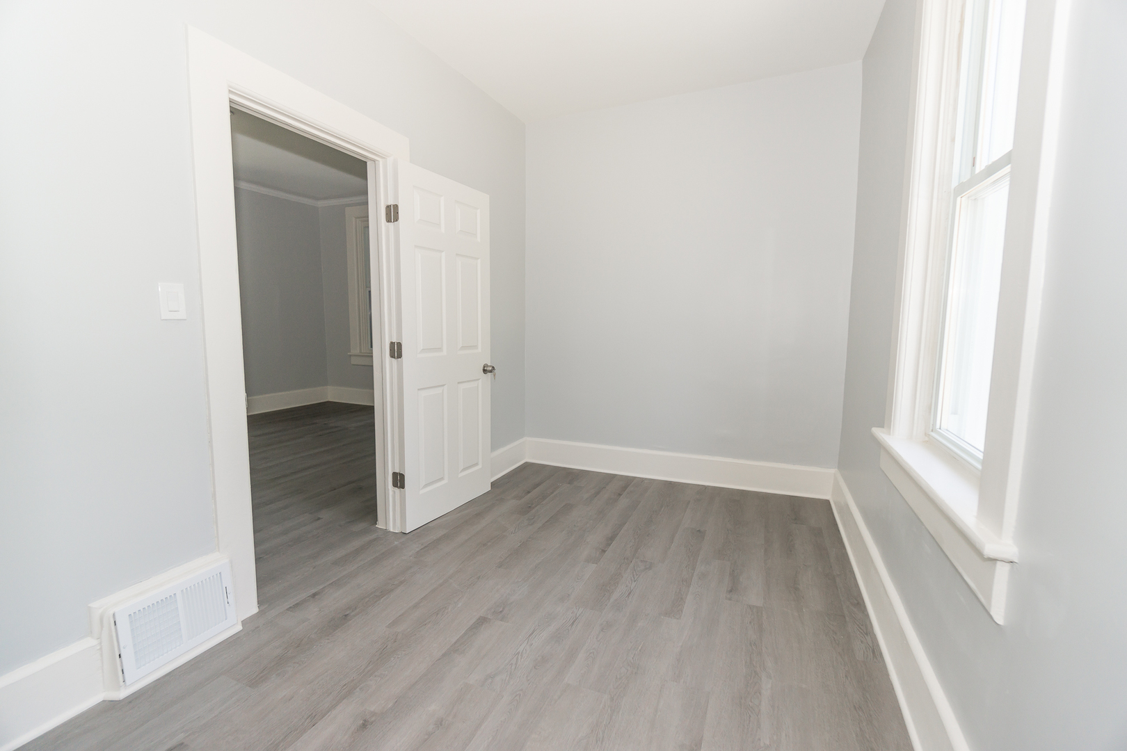 328 Silver Street Elgin, IL 60123 - Photo 7 of 27 Gallery Image 7