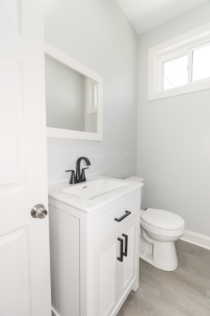 328 Silver Street Elgin, IL 60123 - Photo 9 of 27 Gallery Image 9