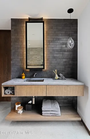 $6,500,000 | 5 Crystal Springs Road, Sandpoint, ID 83864