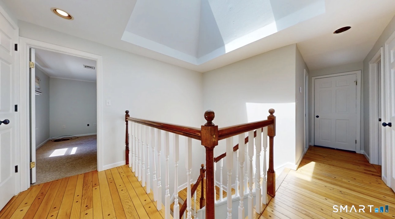 285 Wooding Hill Road Bethany, CT 06524 - Photo 16 of 33