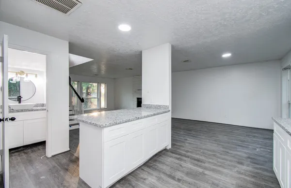 $2,050 | 5006 Village Springs Drive, Kingwood, TX 77339