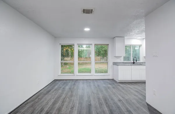 $2,050 | 5006 Village Springs Drive, Kingwood, TX 77339