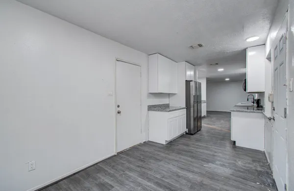 $2,050 | 5006 Village Springs Drive, Kingwood, TX 77339