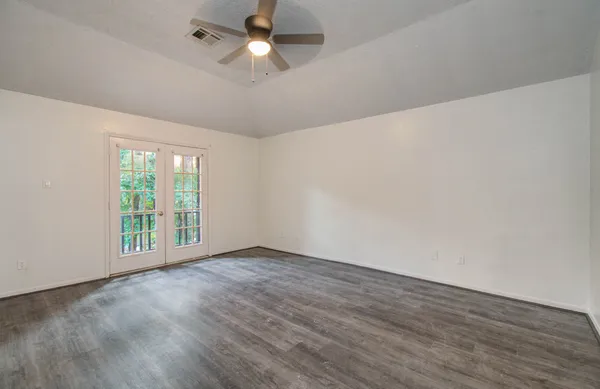 $2,050 | 5006 Village Springs Drive, Kingwood, TX 77339