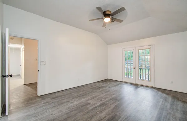 $2,050 | 5006 Village Springs Drive, Kingwood, TX 77339