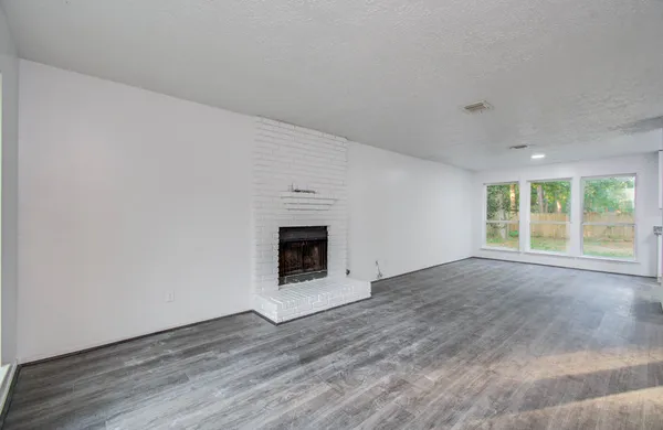 $2,050 | 5006 Village Springs Drive, Kingwood, TX 77339