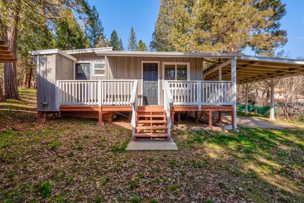 $450,000 | 51338 Hillside Drive, Oakhurst, CA 93644