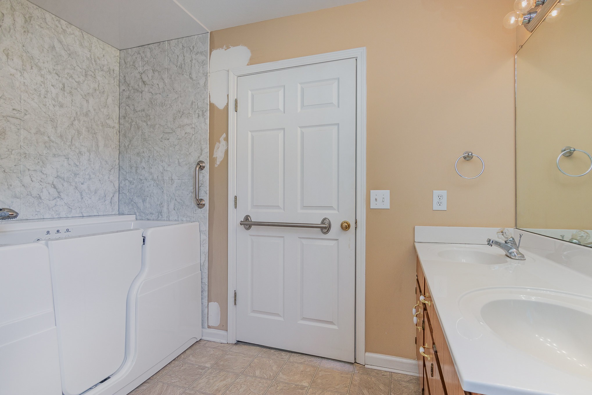 2575 Whitfield Road Clarksville, TN 37040 - Photo 20 of 30 a bathroom with a sink and a mirror
