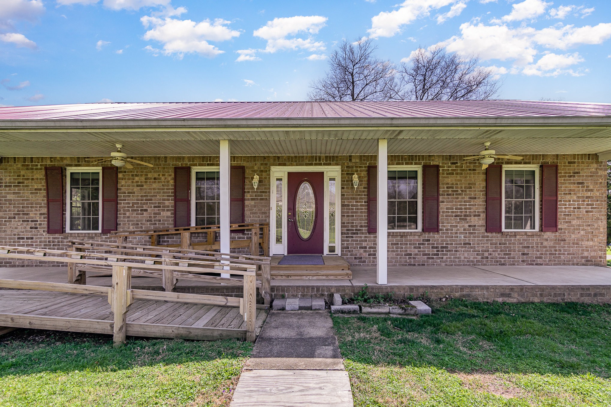 2575 Whitfield Road Clarksville, TN 37040 - Photo 4 of 30 front view of house with a yard