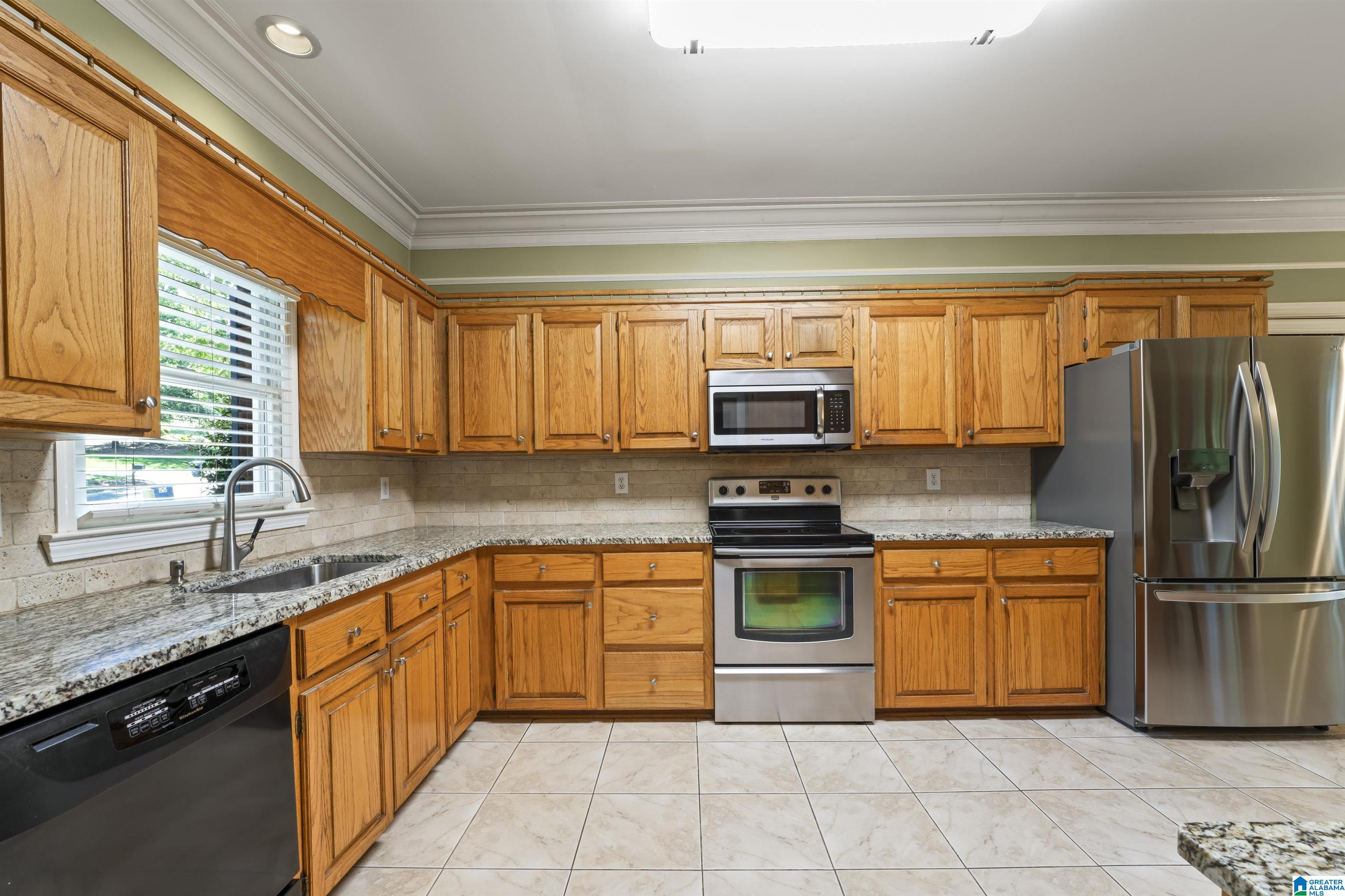 6016 Woodvale Road Helena, AL 35080 - Photo 4 of 40