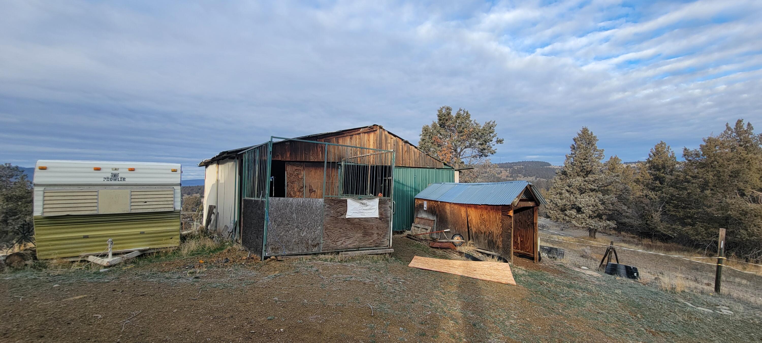 7467 Harpold Road Klamath Falls, OR 97603 - Photo 14 of 35 20251204_085617