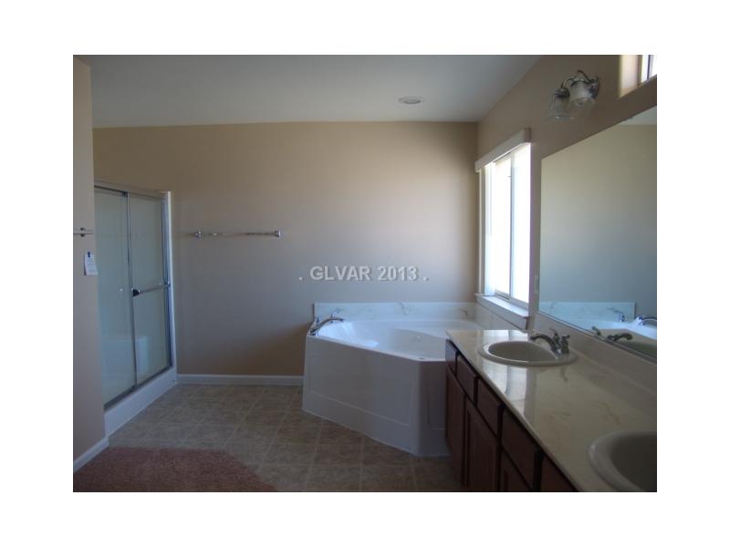 230 Jarvis Road Pahrump, NV 89060 - Photo 11 of 25 Master Bath/Spa.