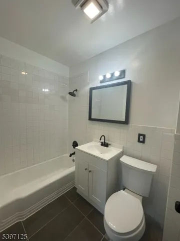 $2,900 | 114 Overlook Avenue, Unit 1, Belleville, NJ 07109