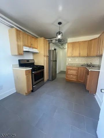 $2,900 | 114 Overlook Avenue, Unit 1, Belleville, NJ 07109