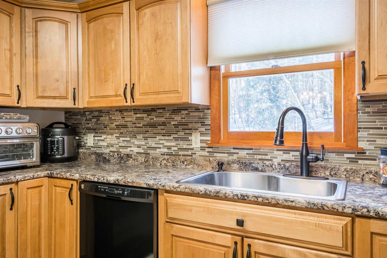 89 Oregon Road Littleton, NH 03561 - Photo 3 of 40