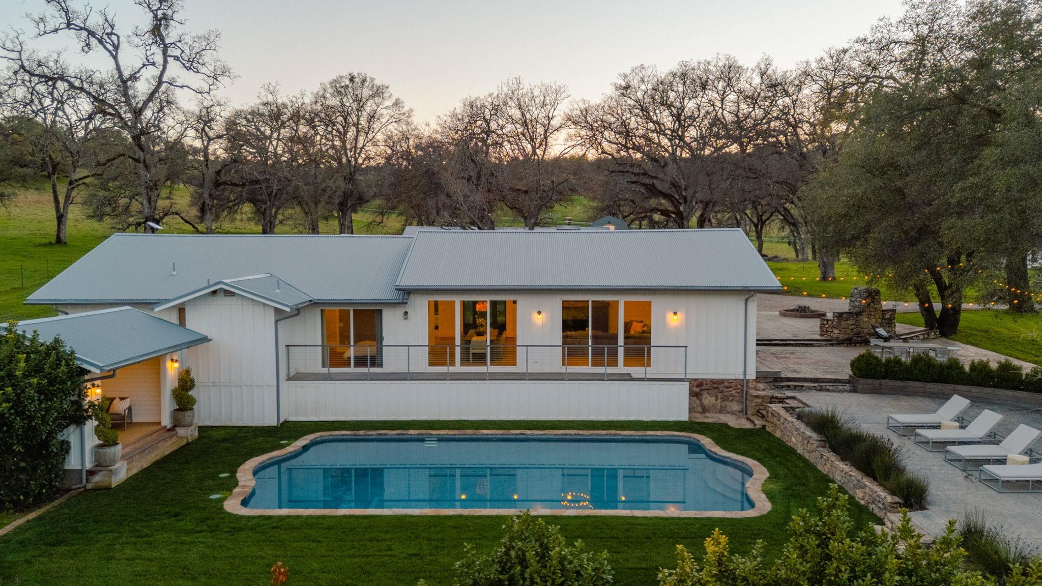 514 Appaloosa Road Angels Camp, CA 95222 - Photo 4 of 57 Large Traditionally Styled Pool Surrounded by Grass