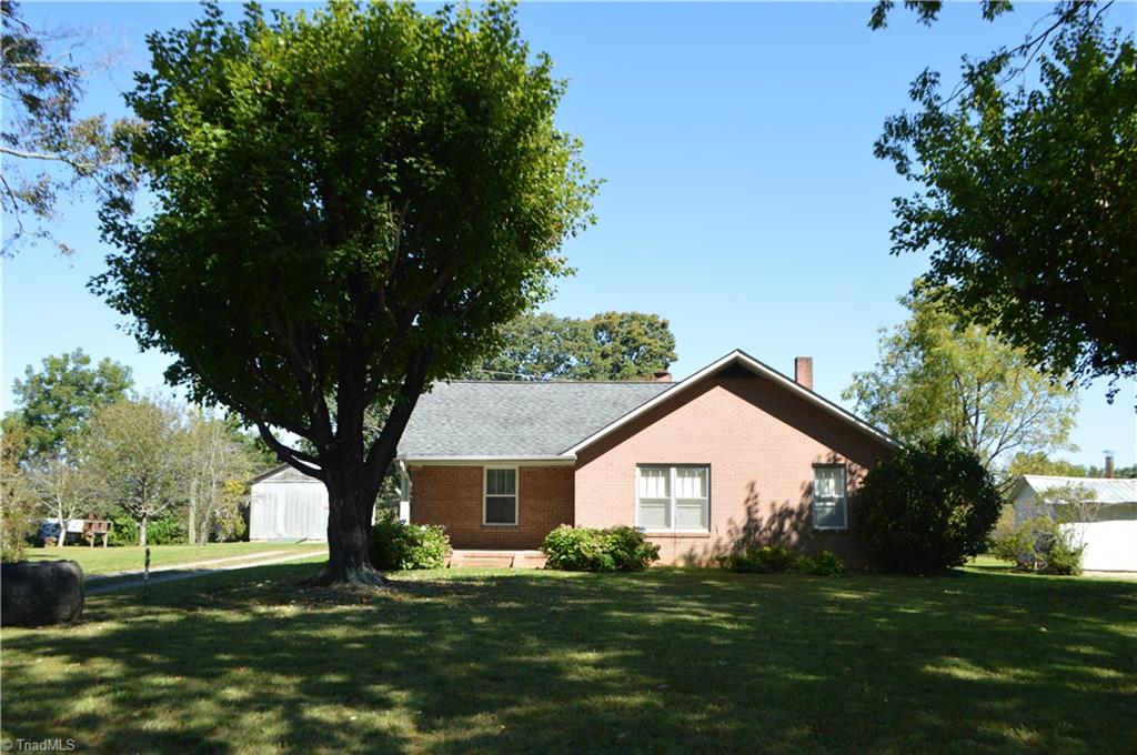 1020 Hunter Farm Road Pilot Mountain, NC 27041 - Photo 1 of 42 Gallery Image 1