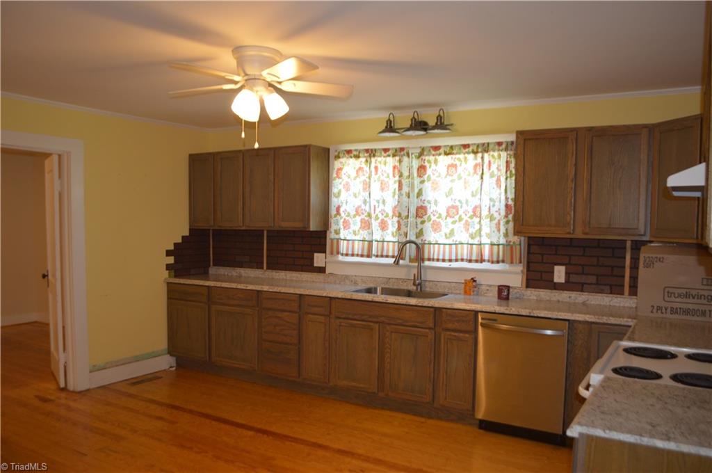 1020 Hunter Farm Road Pilot Mountain, NC 27041 - Photo 18 of 42 Gallery Image 18