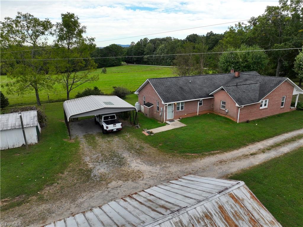 1020 Hunter Farm Road Pilot Mountain, NC 27041 - Photo 29 of 42 Gallery Image 29