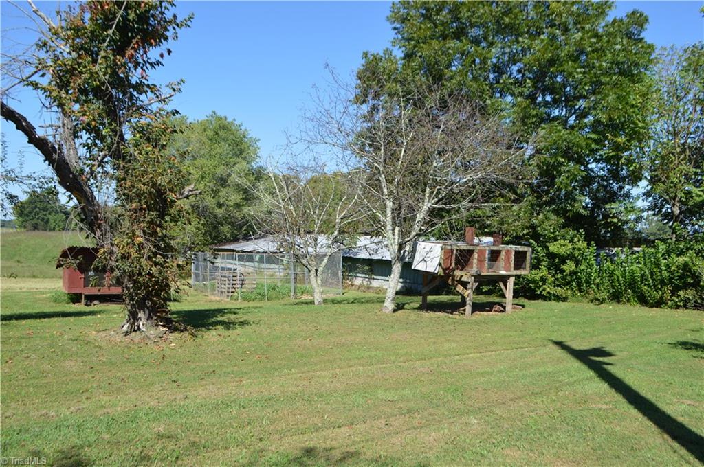 1020 Hunter Farm Road Pilot Mountain, NC 27041 - Photo 38 of 42 Gallery Image 38