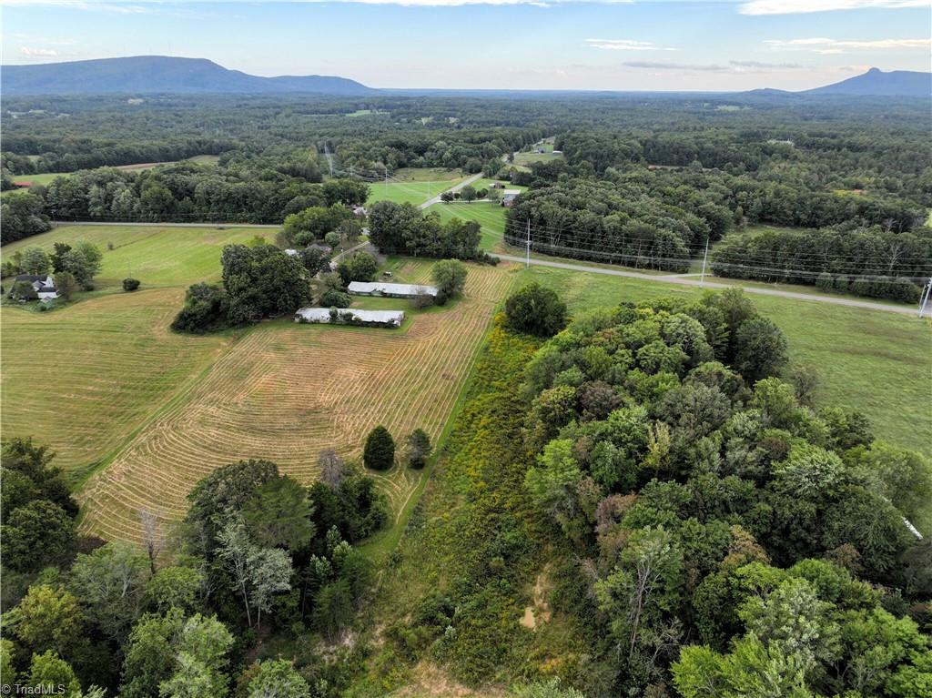 1020 Hunter Farm Road Pilot Mountain, NC 27041 - Photo 10 of 42 Gallery Image 10