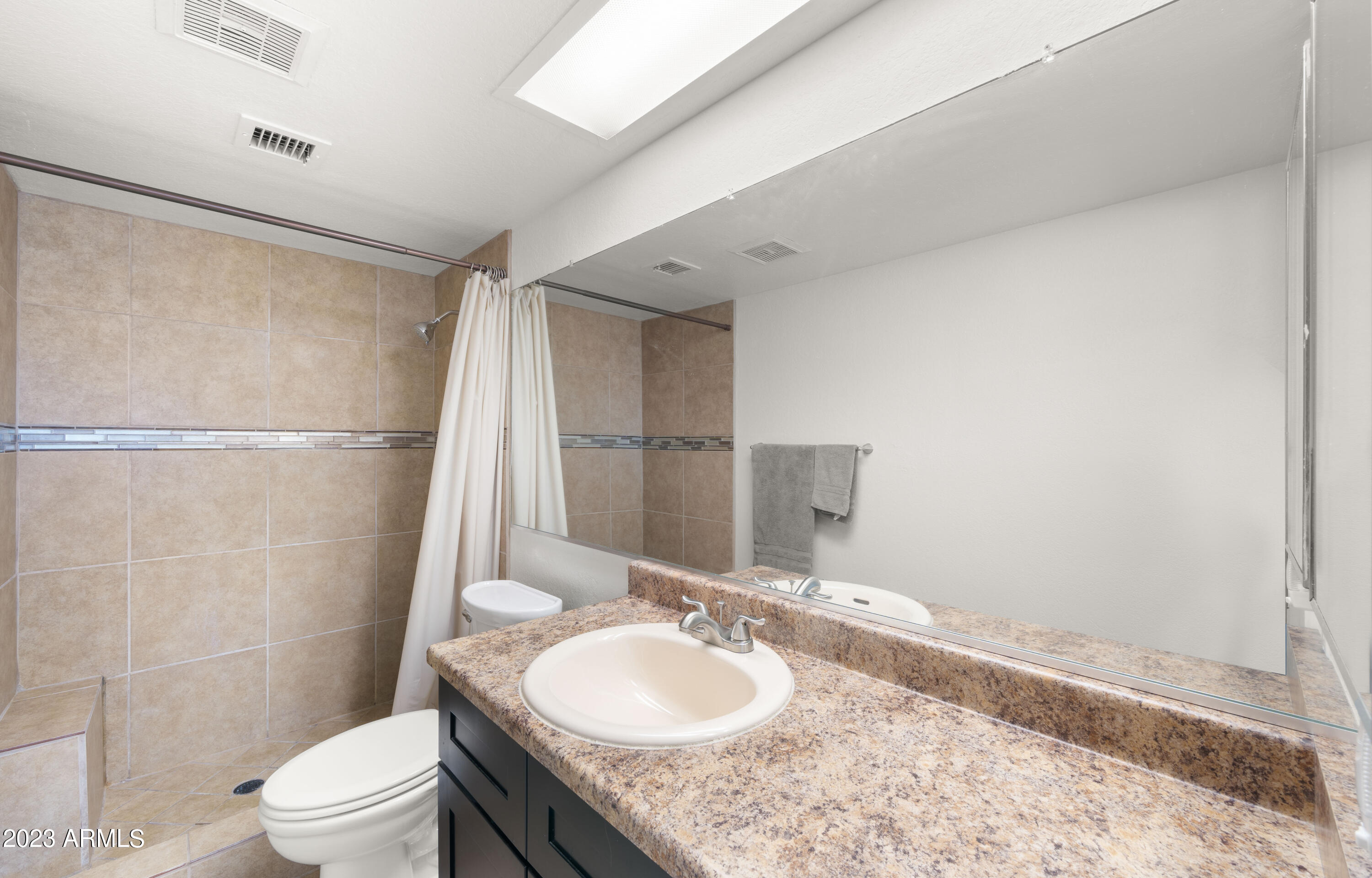 1631 West Utopia Road Phoenix, AZ 85027 - Photo 29 of 36 Interior Primary Suite1