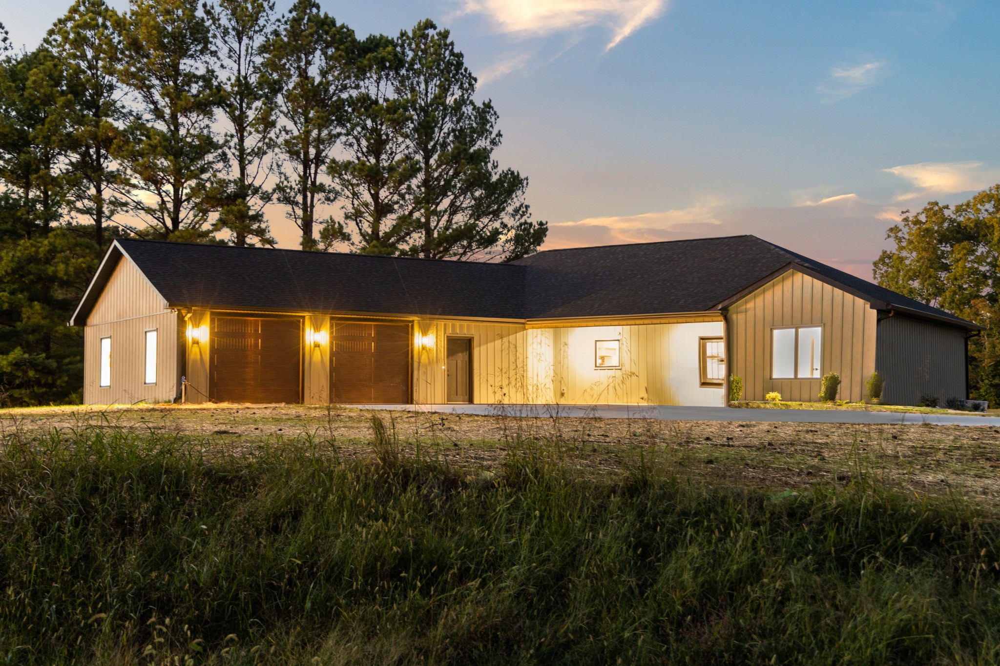 55 Hinchey Cemetery Road Paris, TN 38242 - Photo 2 of 38 a view of an house with backyard and tree