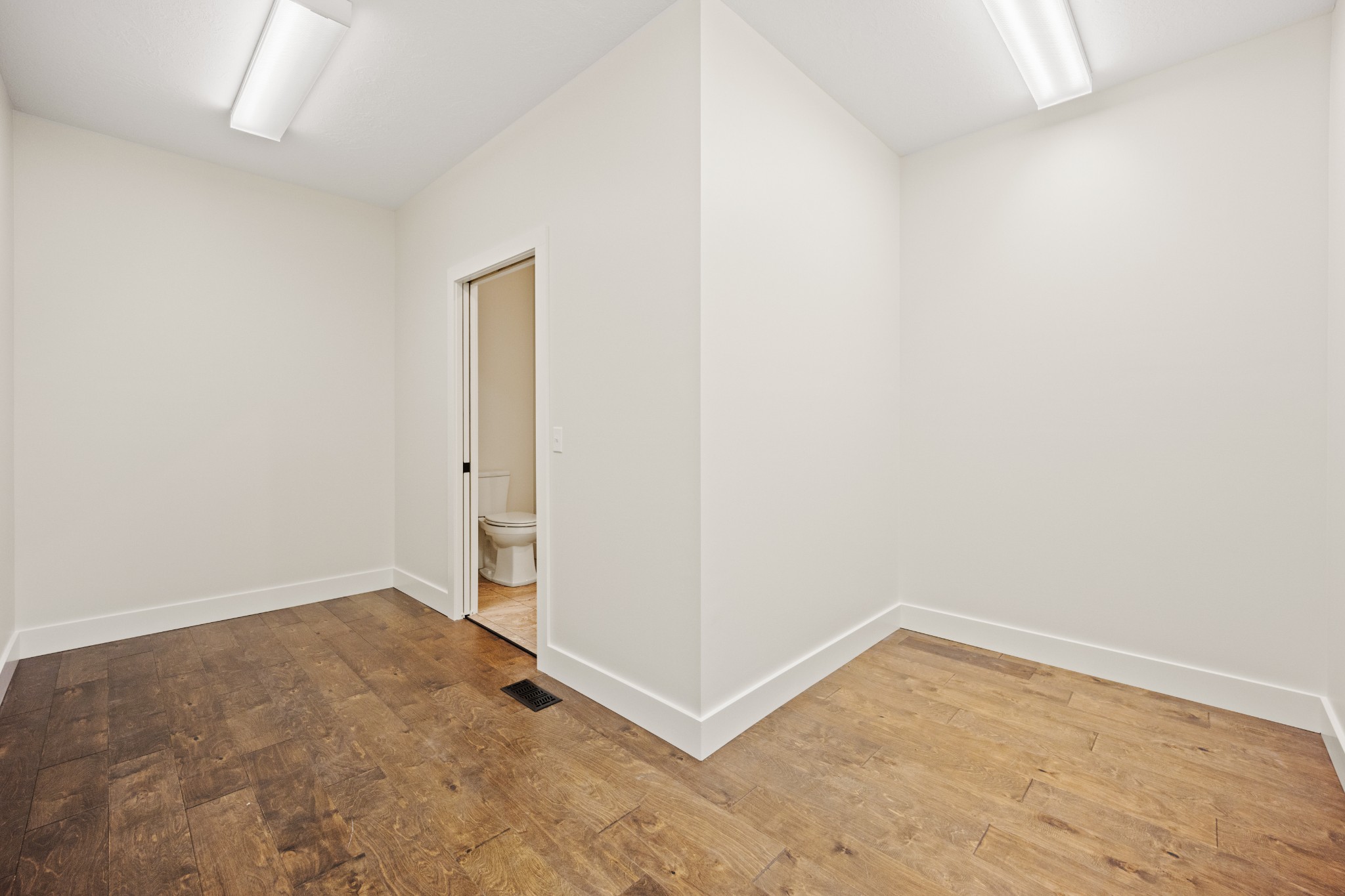 55 Hinchey Cemetery Road Paris, TN 38242 - Photo 21 of 38 a view of an empty room