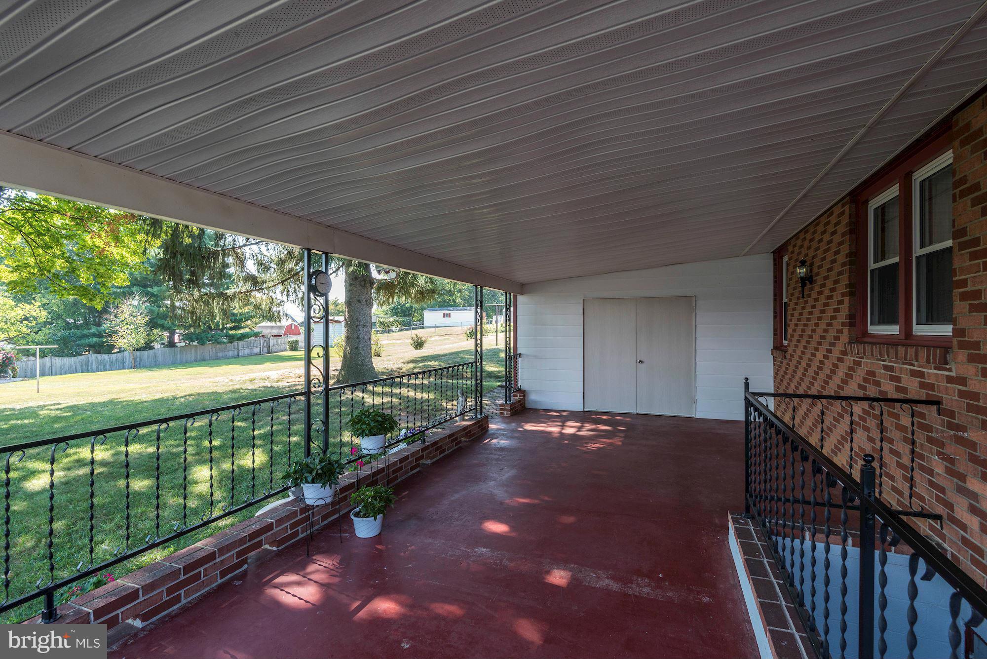 340 Nottingham Road Hagerstown, MD 21740 - Photo 25 of 30 a view of an outdoor space and balcony