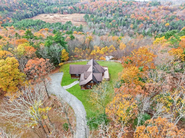 $1,095,000 | 152 Woodoak Drive, Narrowsburg, NY 12764