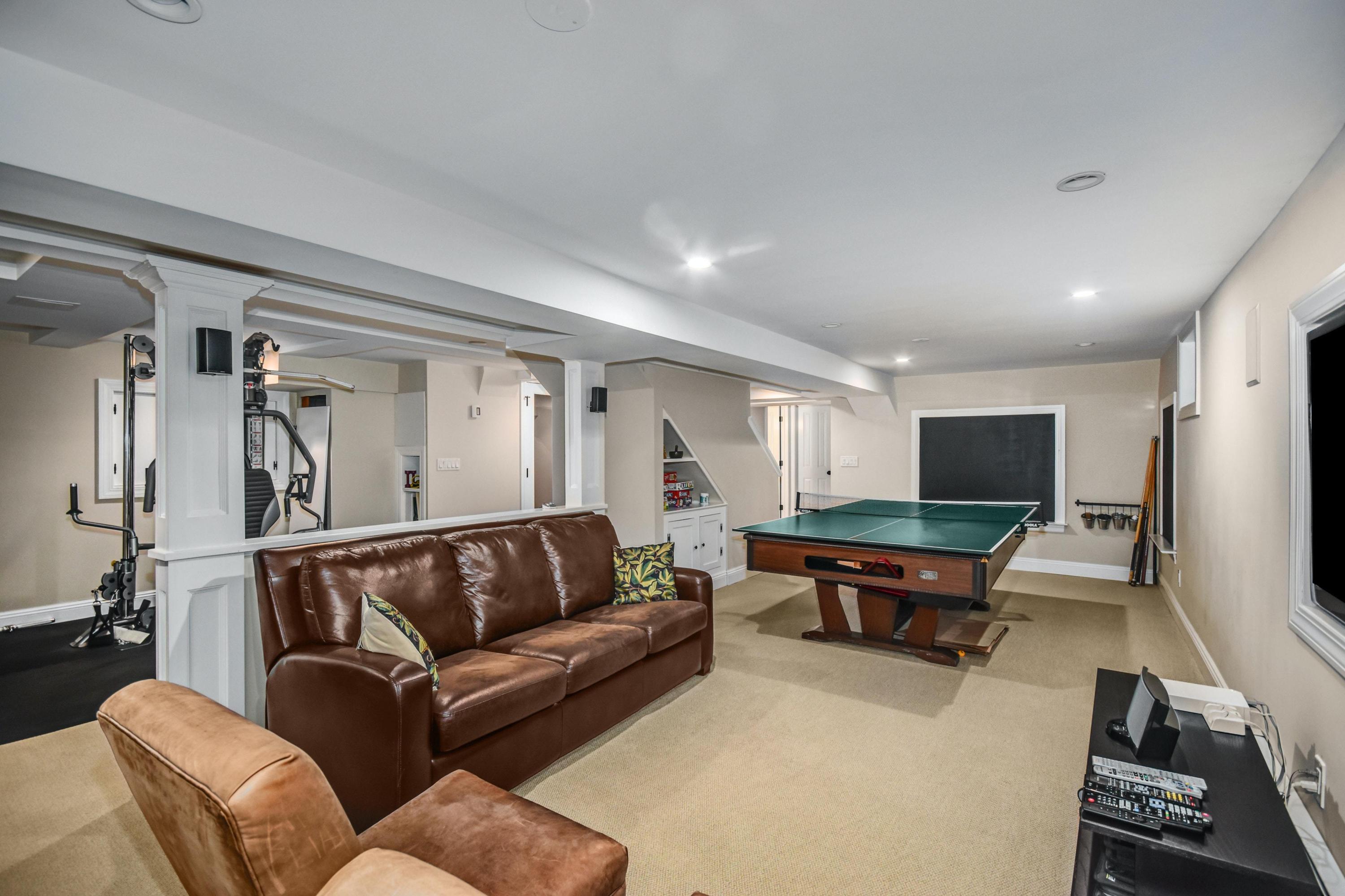84 Rilling Ridge New Canaan, CT 06840 - Photo 27 of 40 049-361711-DSC_8669_HDR