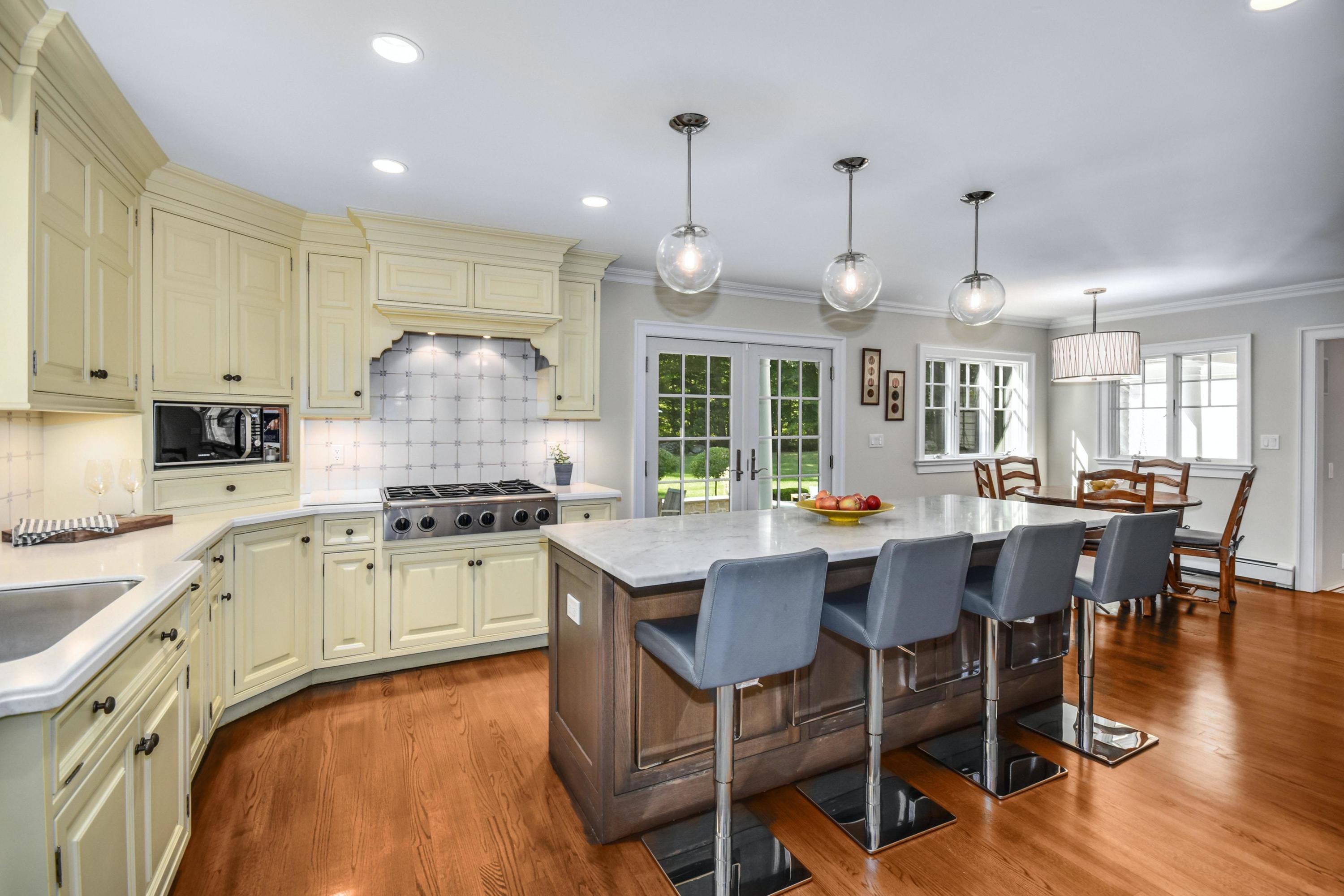 84 Rilling Ridge New Canaan, CT 06840 - Photo 9 of 40 019-361711-DSC_8285_HDR