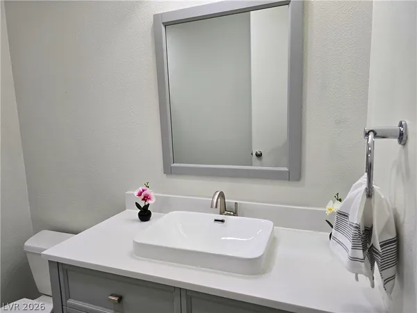 $2,400 | 4525 Dean Martin Drive, Unit 503, Las Vegas, NV 89103