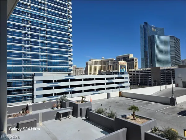 $2,400 | 4525 Dean Martin Drive, Unit 503, Las Vegas, NV 89103