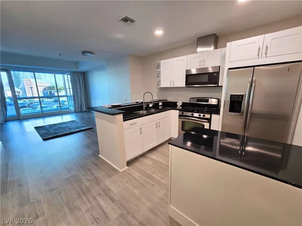 $2,400 | 4525 Dean Martin Drive, Unit 503, Las Vegas, NV 89103