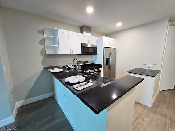 $2,400 | 4525 Dean Martin Drive, Unit 503, Las Vegas, NV 89103