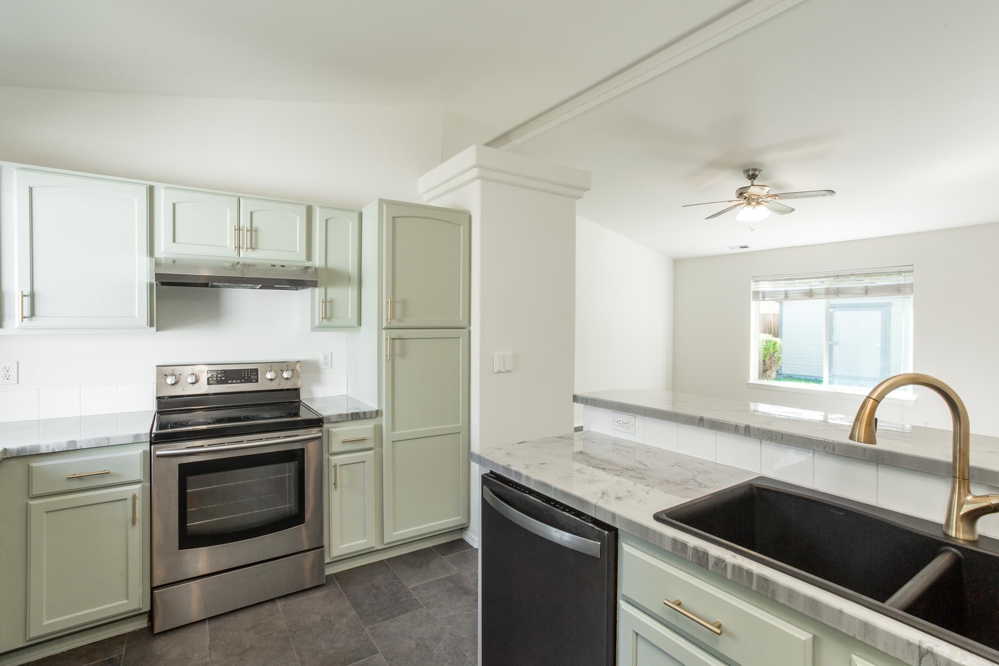 1418 Devoe Lane Spokane, WA 99217 - Photo 4 of 22