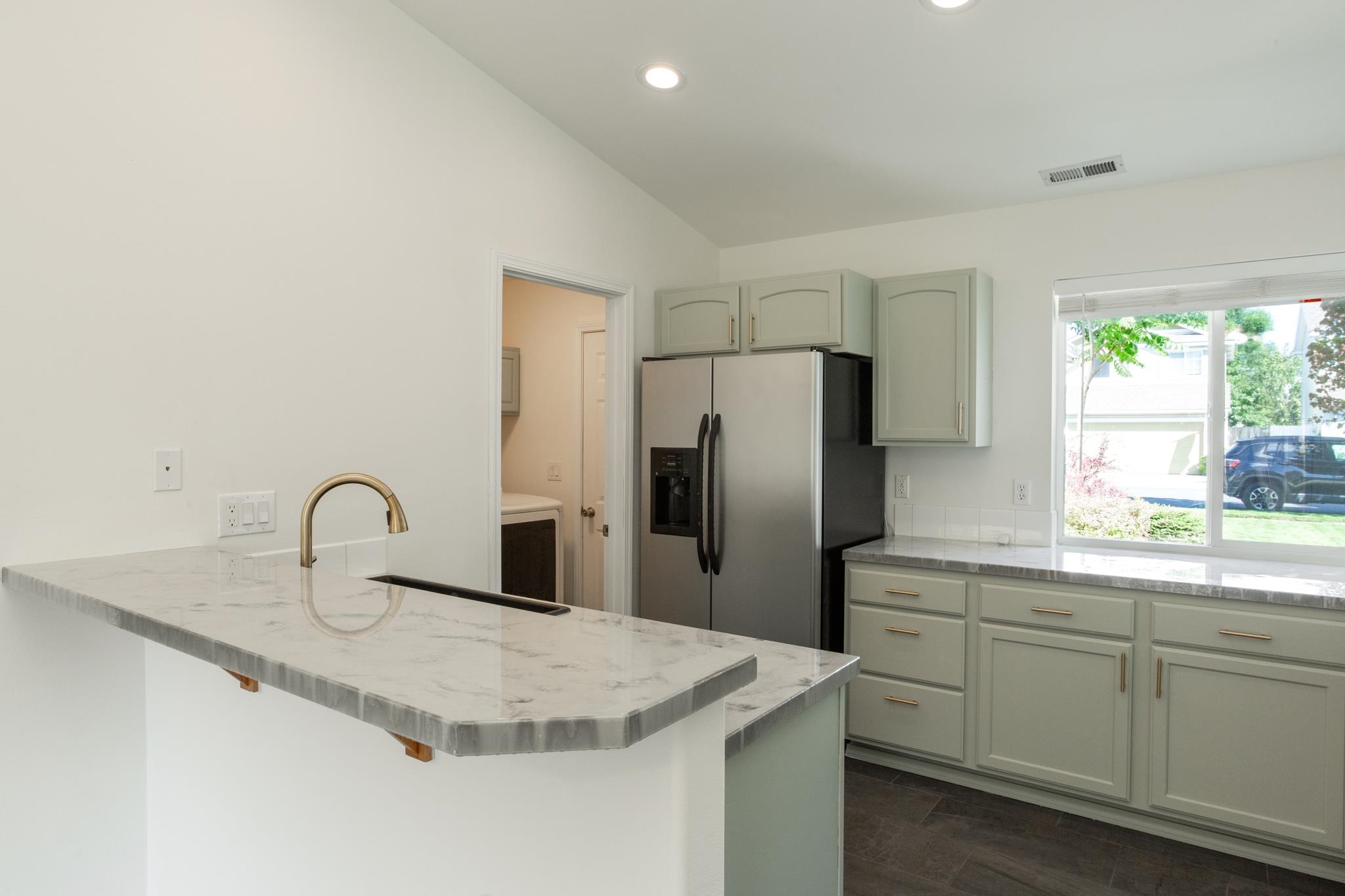 1418 Devoe Lane Spokane, WA 99217 - Photo 6 of 22