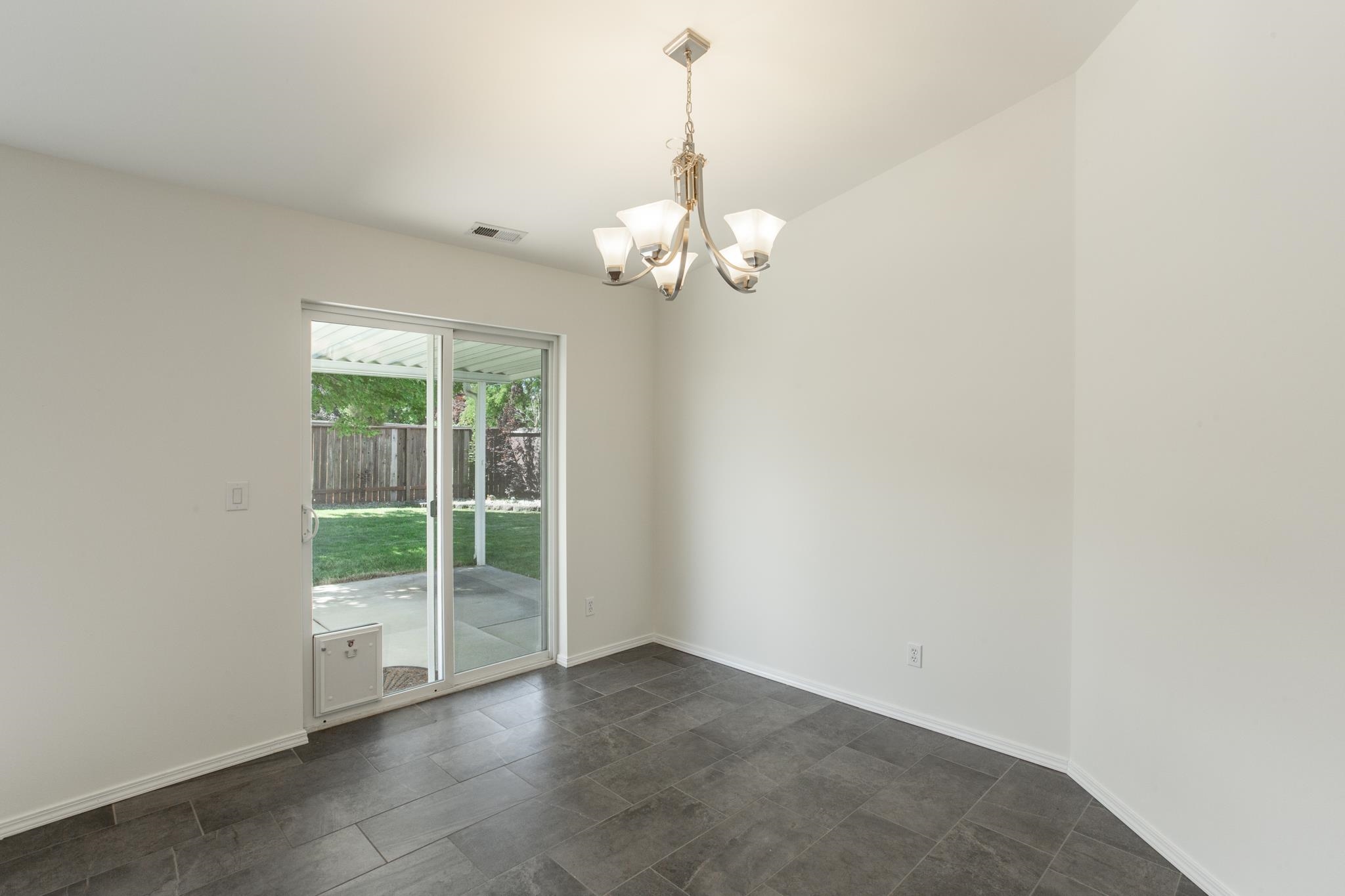 1418 Devoe Lane Spokane, WA 99217 - Photo 10 of 22