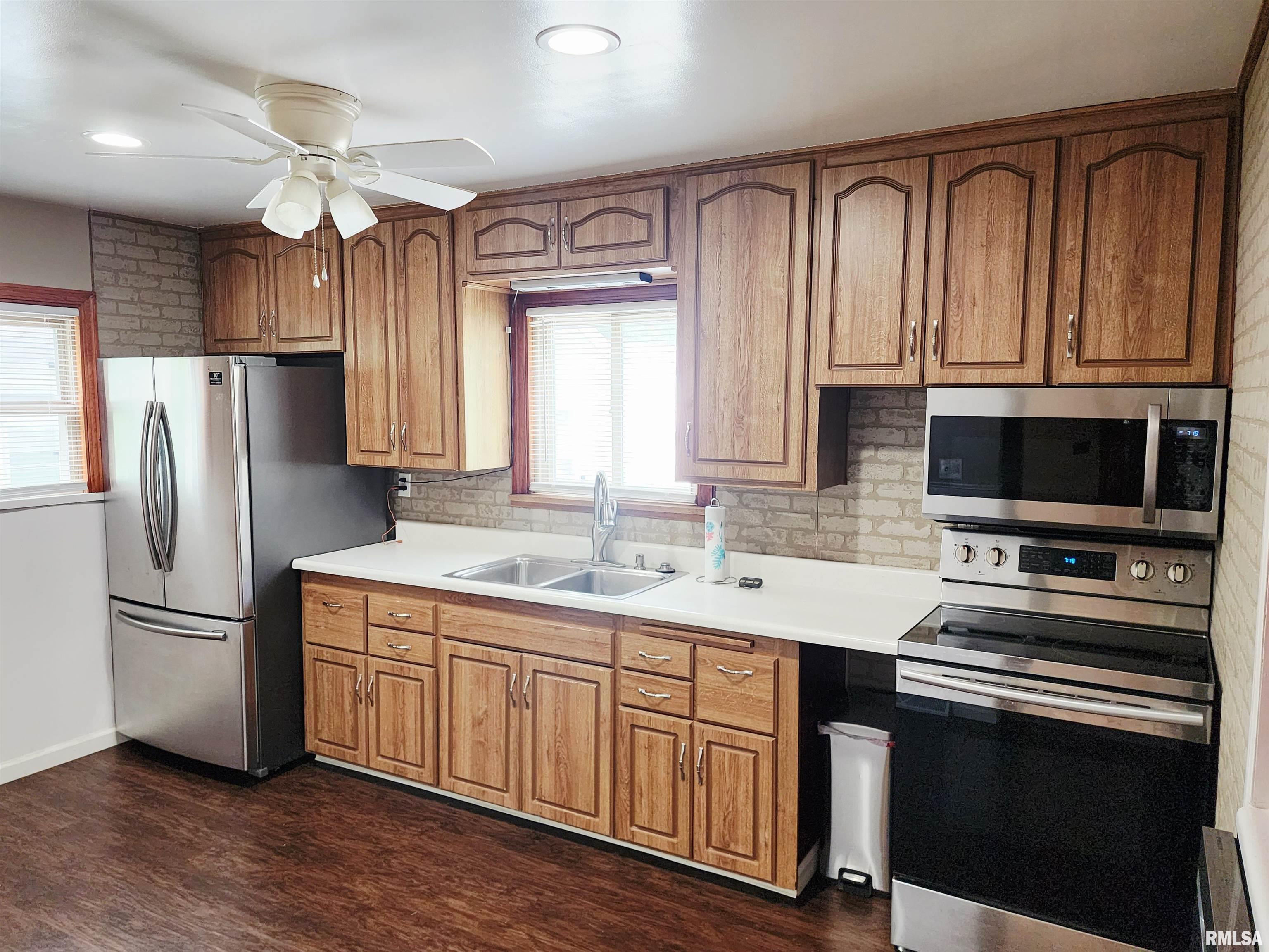 2537 Holmes Avenue Springfield, IL 62704 - Photo 12 of 34